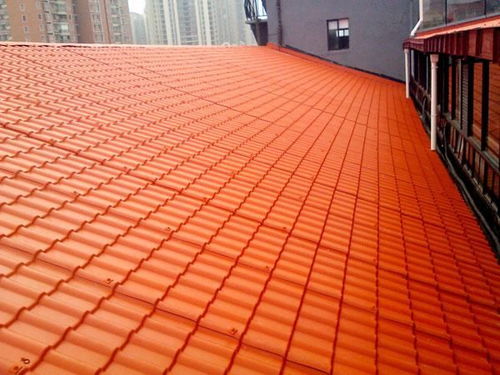 树脂瓦与琉璃瓦 别墅屋顶新型建材与机械设备应用探析